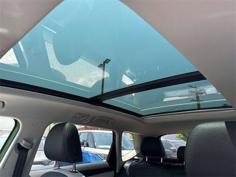 New 2025 Volkswagen Taos SE image 7