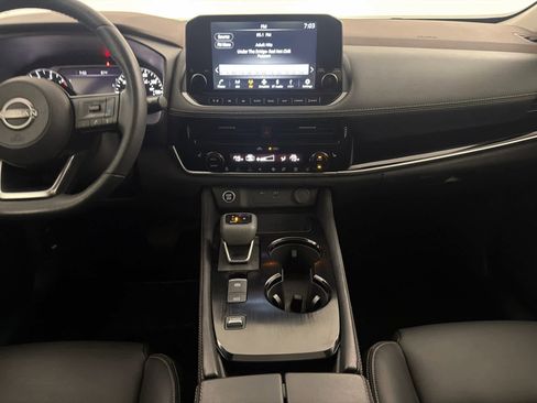 Used 2023 Nissan Rogue SL w/ SL Premium Package image 19