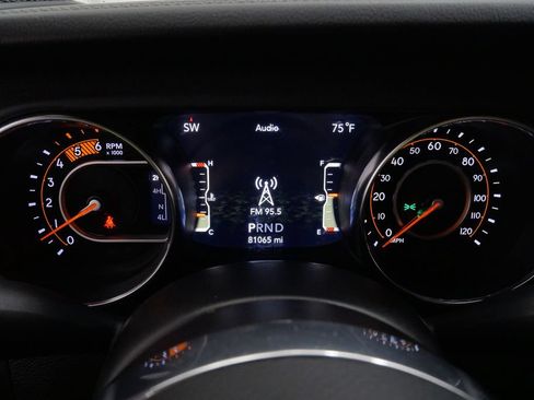 Used 2022 Jeep Wrangler Unlimited Sahara AWD/4WD image 22