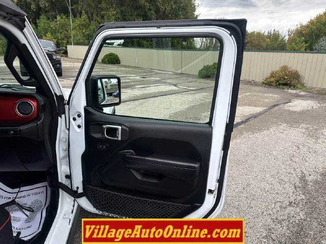 Used 2018 Jeep Wrangler Unlimited Rubicon AWD/4WD image 39