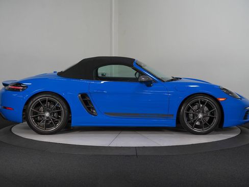 Used 2022 Porsche 718 Boxster RWD image 10
