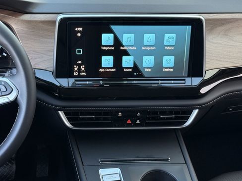 New 2026 Volkswagen Atlas SE image 13