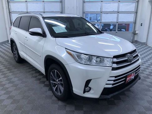 Certified 2017 Toyota Highlander XLE image 37