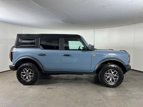 Used 2023 Ford Bronco Badlands image 8