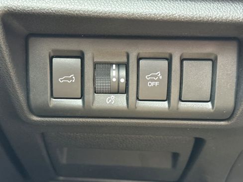 Certified 2022 Subaru Outback Limited image 32