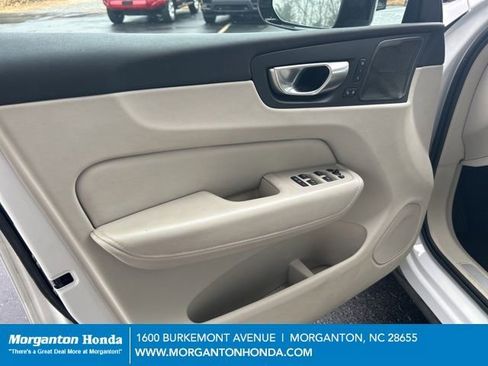 Used 2024 Volvo XC60 B5 Plus image 13