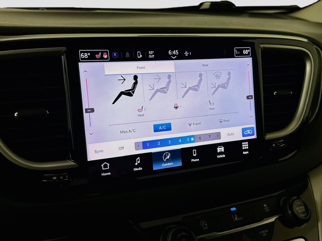 Used 2022 Chrysler Pacifica Touring-L FWD image 14