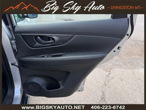 Used 2019 Nissan Rogue S image 20