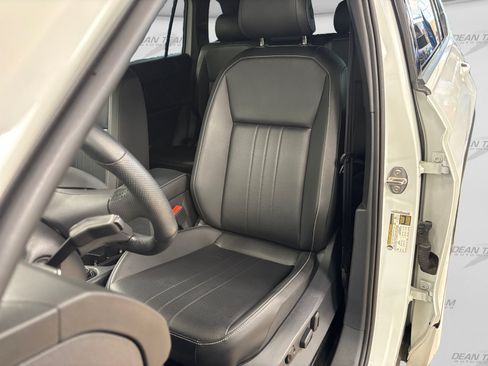Used 2024 Volkswagen Tiguan SE R-Line AWD/4WD image 38