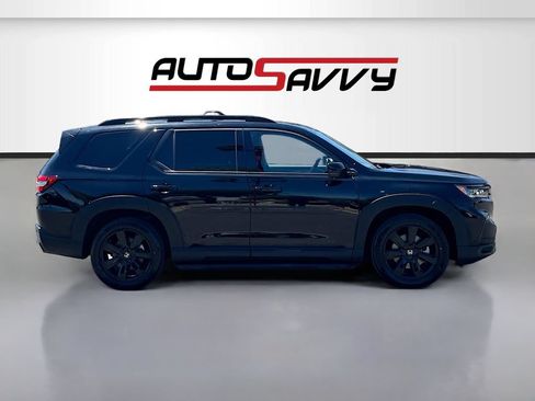 Used 2025 Honda Pilot Black Edition image 8