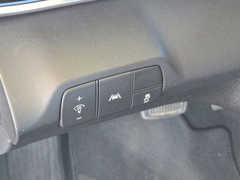 Used 2023 Hyundai Elantra Limited FWD image 17