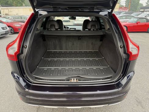 Used 2016 Volvo XC60 T6 w/ Proximity Package AWD/4WD image 28