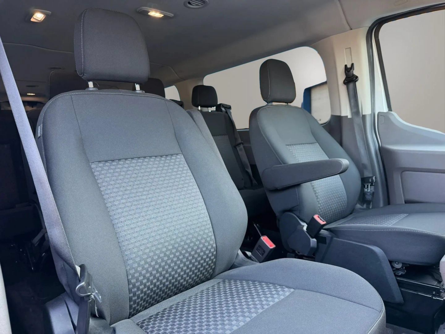 Used 2023 Ford Transit 350 XLT RWD image 13