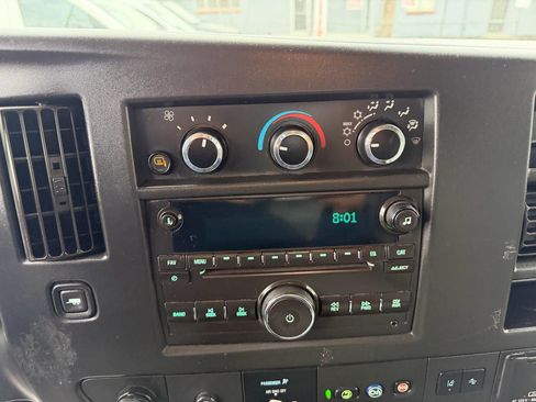 Used 2019 Chevrolet Express 3500 Extended w/ Driver Convenience Package image 19