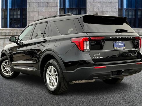Certified 2025 Ford Explorer Active image 10
