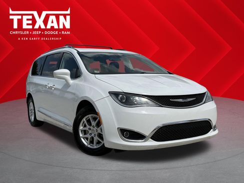 Used 2020 Chrysler Pacifica Touring-L image 1