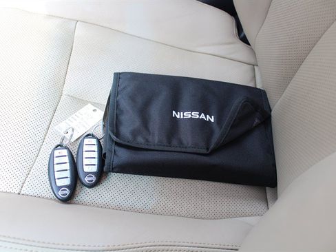 Used 2015 Nissan Altima 3.5 SL FWD image 13