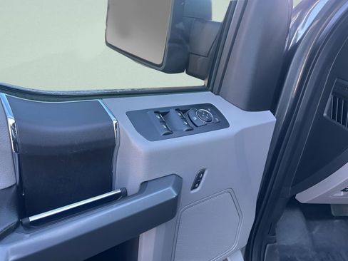 Used 2018 Ford F150 XLT image 23