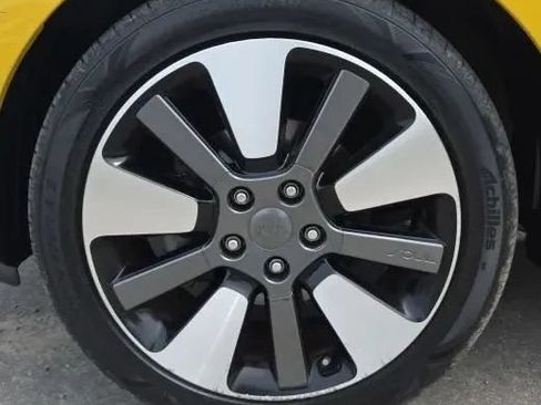 Used 2015 Kia Soul ! FWD image 43
