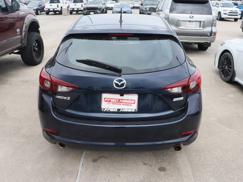 Used 2018 MAZDA MAZDA3 Sport FWD image 8