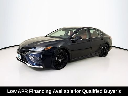 Used 2024 Toyota Camry XSE FWD image 3