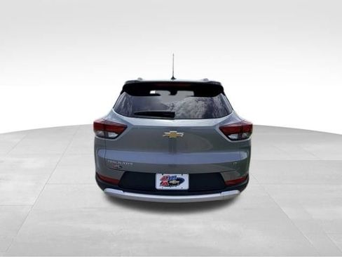 Used 2024 Chevrolet TrailBlazer LT w/ LT Cold Weather Package FWD image 5
