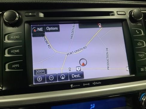 Used 2016 Toyota Highlander XLE AWD/4WD image 3