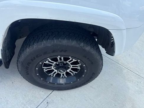 Used 2017 Toyota 4Runner SR5 Premium RWD image 8