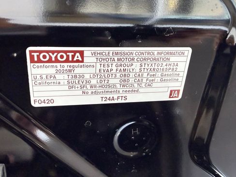 Used 2025 Toyota Tacoma TRD Off-Road image 33