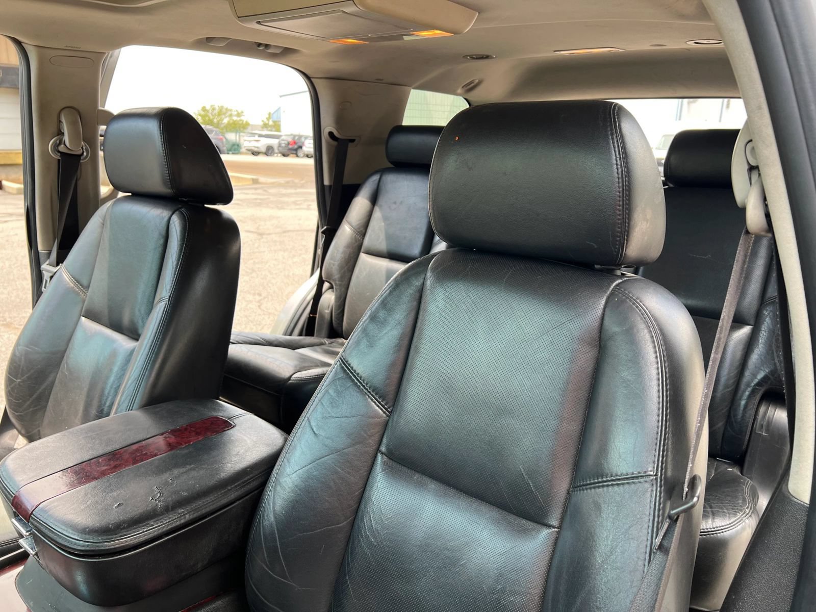 Used 2007 Cadillac Escalade AWD w/ Climate Package image 13