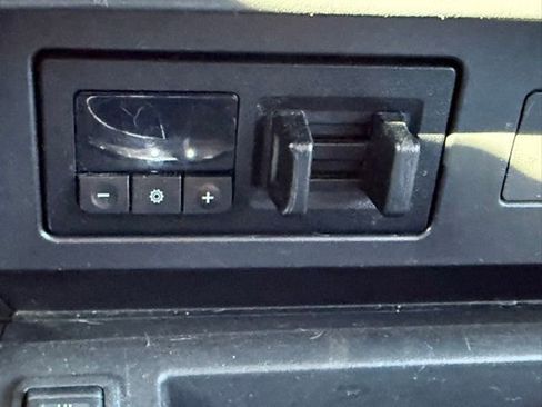 Used 2021 Nissan Titan SV w/ SV Convenience Package AWD/4WD image 14