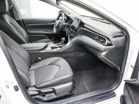 Used 2024 Toyota Camry SE FWD image 16