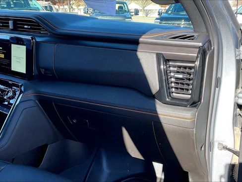 Used 2024 GMC Sierra 1500 AT4 w/ Technology Package image 18