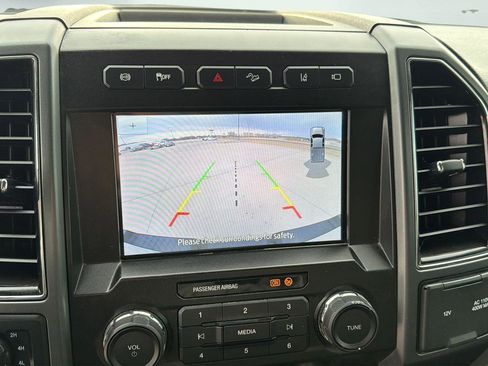 Used 2020 Ford F250 XLT w/ XLT Premium Package image 16