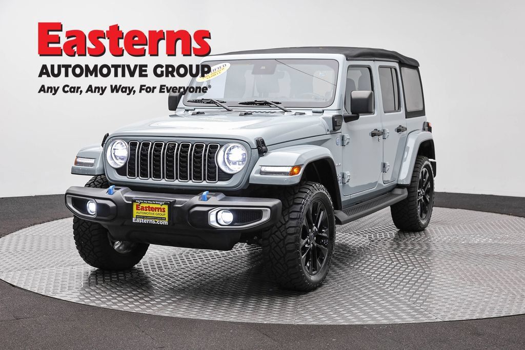 Used 2024 Jeep Wrangler Unlimited Sahara w/ Technology Group AWD/4WD image 1