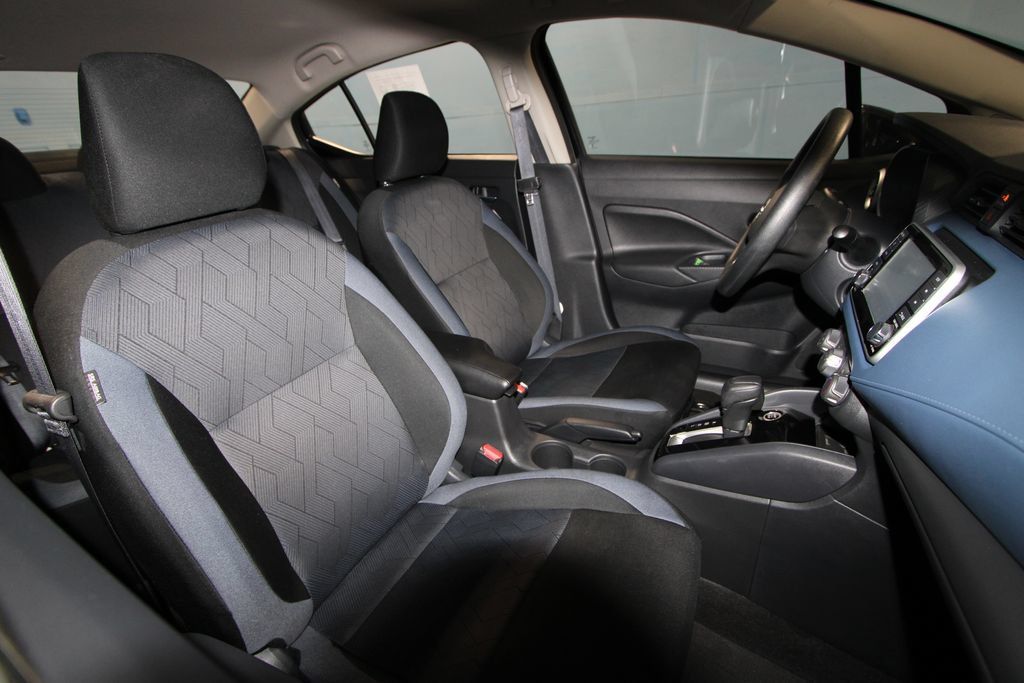 Used 2025 Nissan Versa SV FWD image 19