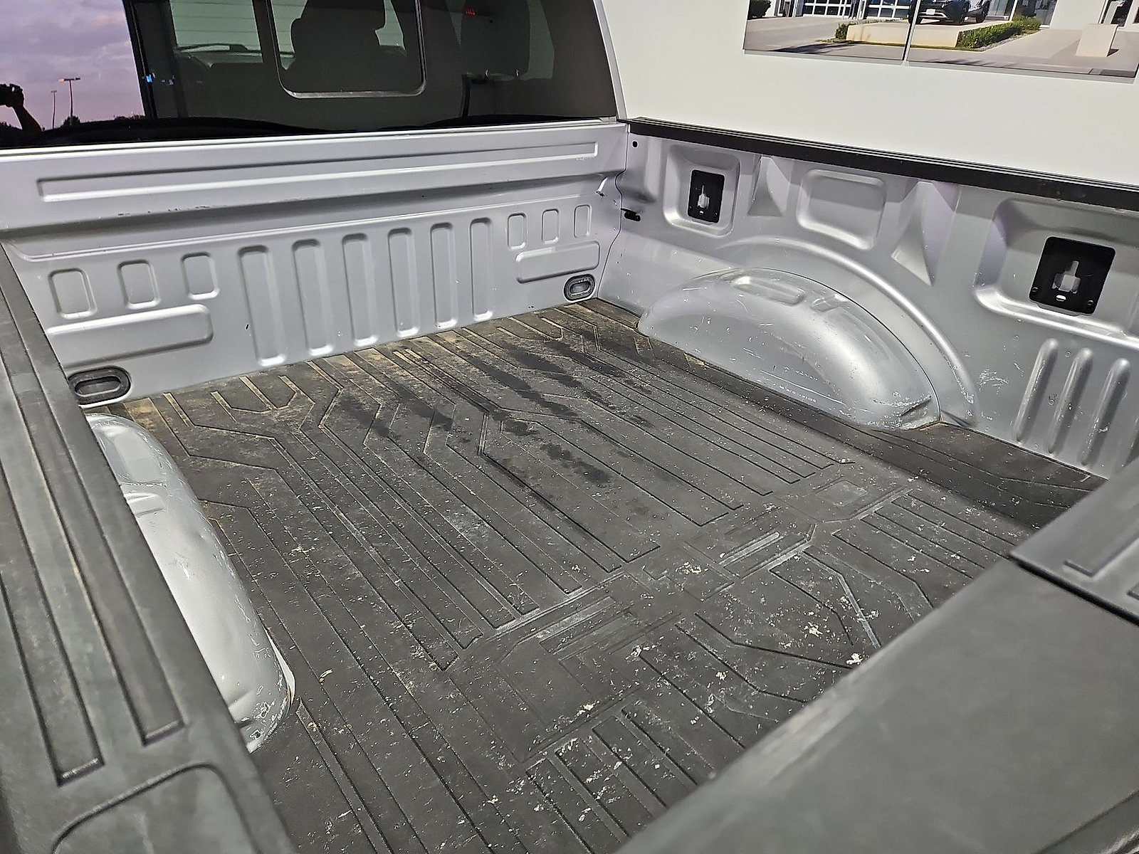 Used 2017 Ford F150 Lariat w/ Equipment Group 502A Luxury AWD/4WD image 12