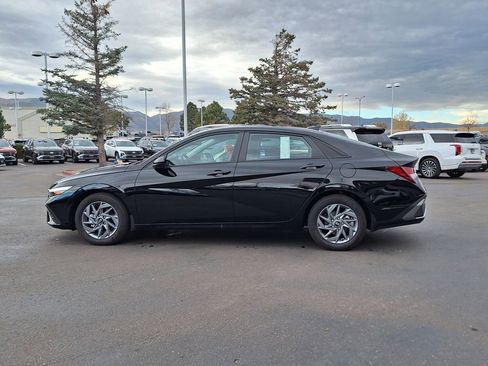 Used 2024 Hyundai Elantra SEL image 6