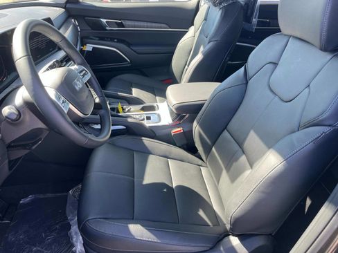 New 2025 Kia Telluride EX w/ EX Captain's Chair Package image 17
