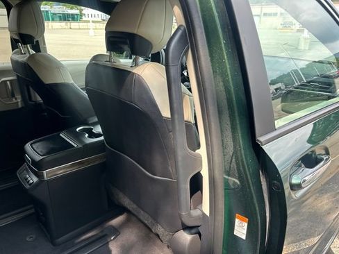 Used 2025 Toyota Sienna Platinum AWD/4WD image 42
