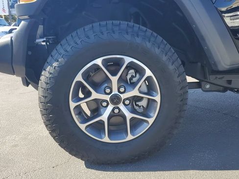 Used 2025 Jeep Wrangler Unlimited Sport AWD/4WD image 7