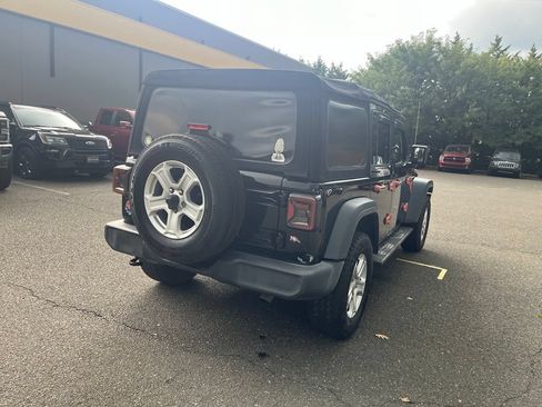 Used 2018 Jeep Wrangler Unlimited Sport S AWD/4WD image 7