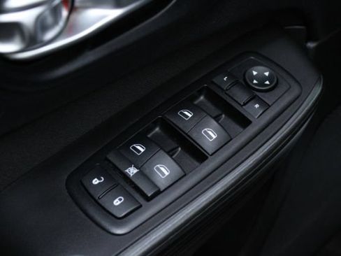 Used 2014 Jeep Cherokee Sport FWD image 9