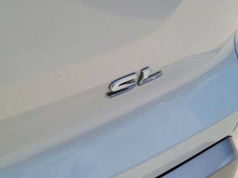 Certified 2024 Nissan Pathfinder SL FWD image 9