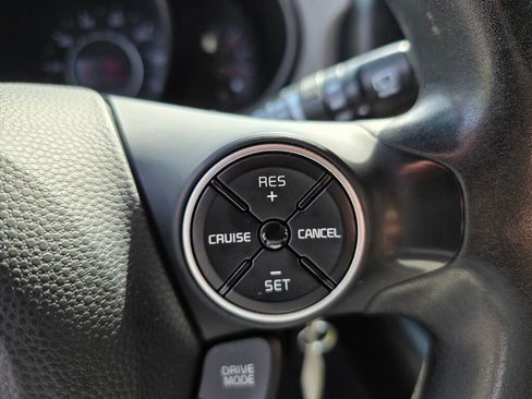 Used 2017 Kia Soul + FWD image 22