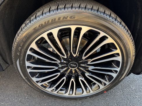 New 2026 Lincoln Aviator Black Label AWD/4WD image 9