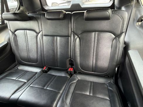 Used 2024 Jeep Wagoneer L Series II w/ Flexible Seating Group AWD/4WD image 25