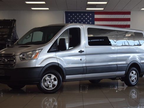 Used 2017 Ford Transit 350 XLT image 22