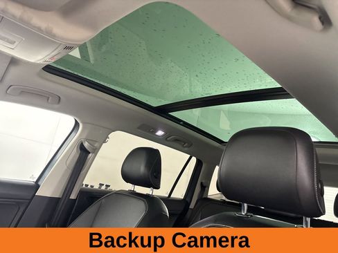 Used 2021 Volkswagen Tiguan SE image 10