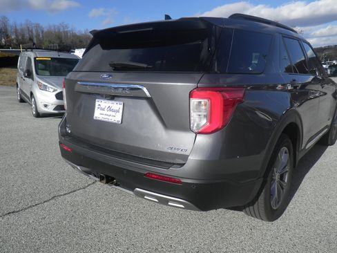 Certified 2022 Ford Explorer XLT w/ Equipment Group 202A image 5